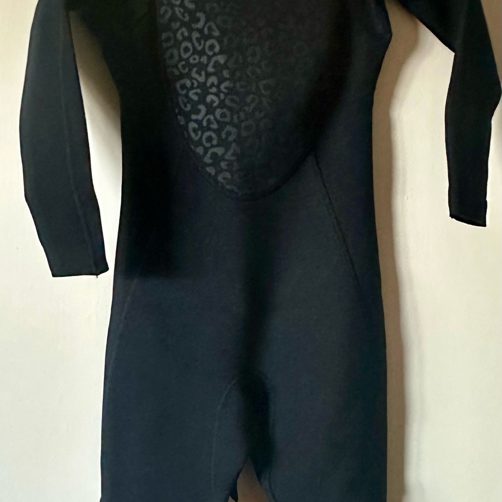 Wetsuit - Picture 2 of 4